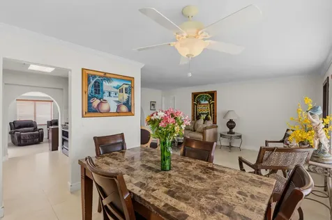 6160 W 14th Avenue Hialeah FL 33012