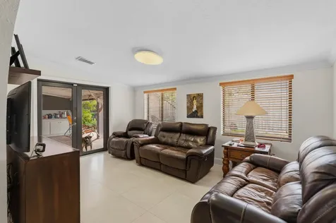 6160 W 14th Avenue Hialeah FL 33012
