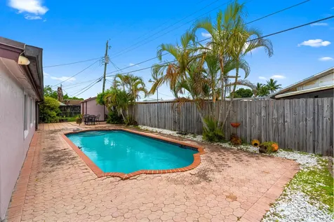 6160 W 14th Avenue Hialeah FL 33012