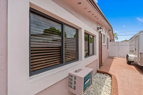 6160 W 14th Avenue Hialeah FL 33012