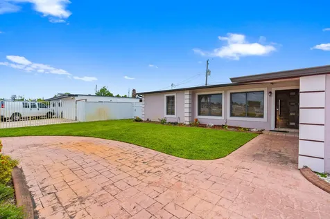 6160 W 14th Avenue Hialeah FL 33012