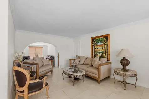 6160 W 14th Avenue Hialeah FL 33012
