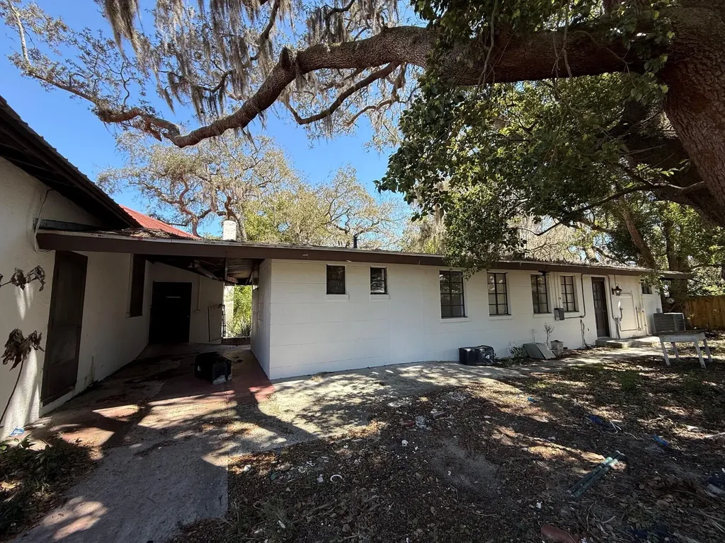 18 E Pleasant Street Avon Park FL 33825