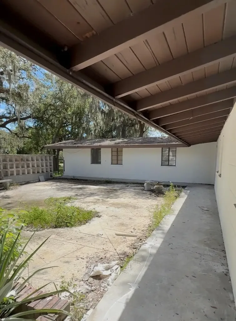18 E Pleasant Street Avon Park FL 33825