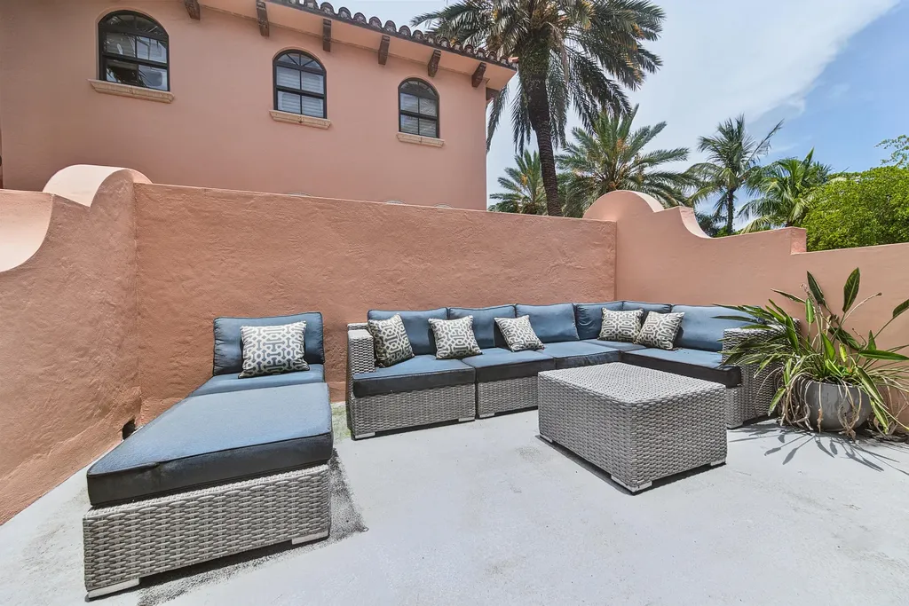 31 SE 10th Avenue Fort Lauderdale FL 33301