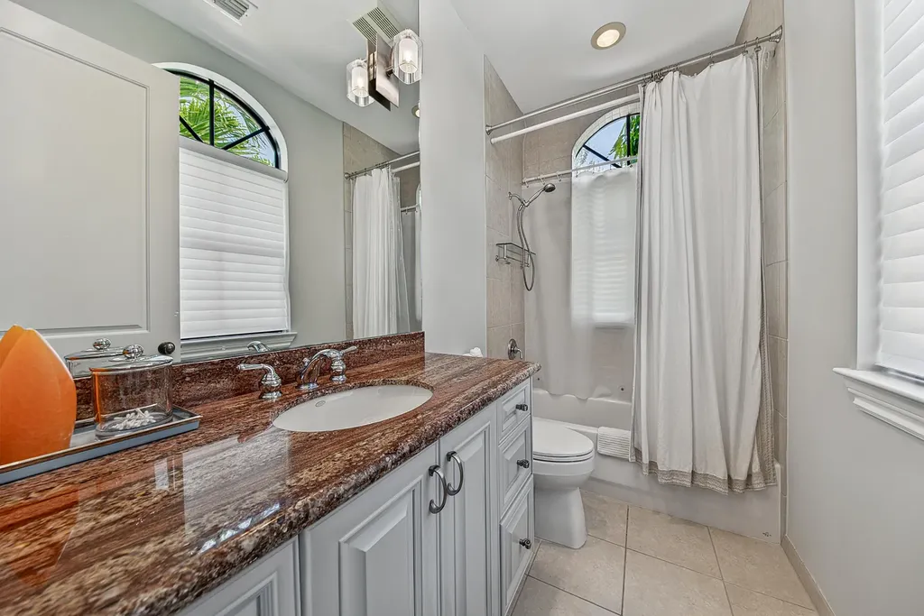 31 SE 10th Avenue Fort Lauderdale FL 33301