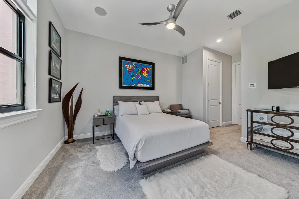 31 SE 10th Avenue Fort Lauderdale FL 33301