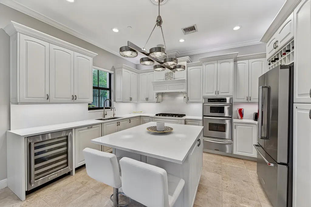 31 SE 10th Avenue Fort Lauderdale FL 33301