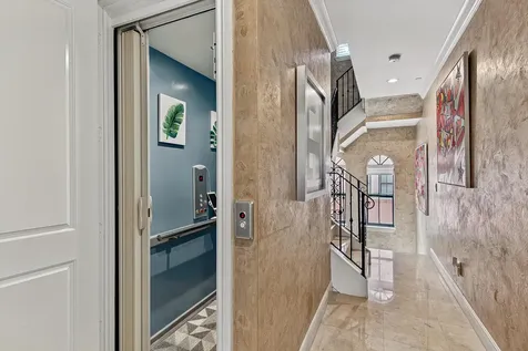 31 SE 10th Avenue Fort Lauderdale FL 33301