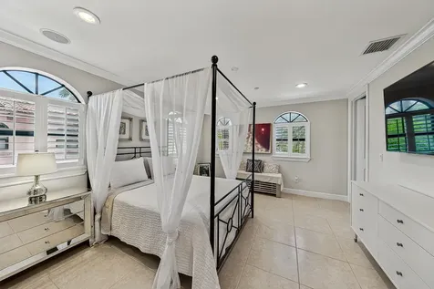 31 SE 10th Avenue Fort Lauderdale FL 33301