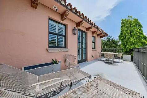 31 SE 10th Avenue Fort Lauderdale FL 33301
