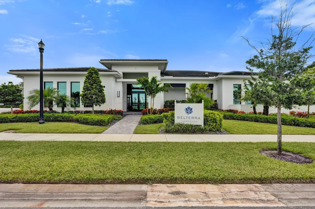 9323 SW Pinnacle Place Port St Lucie FL 34987