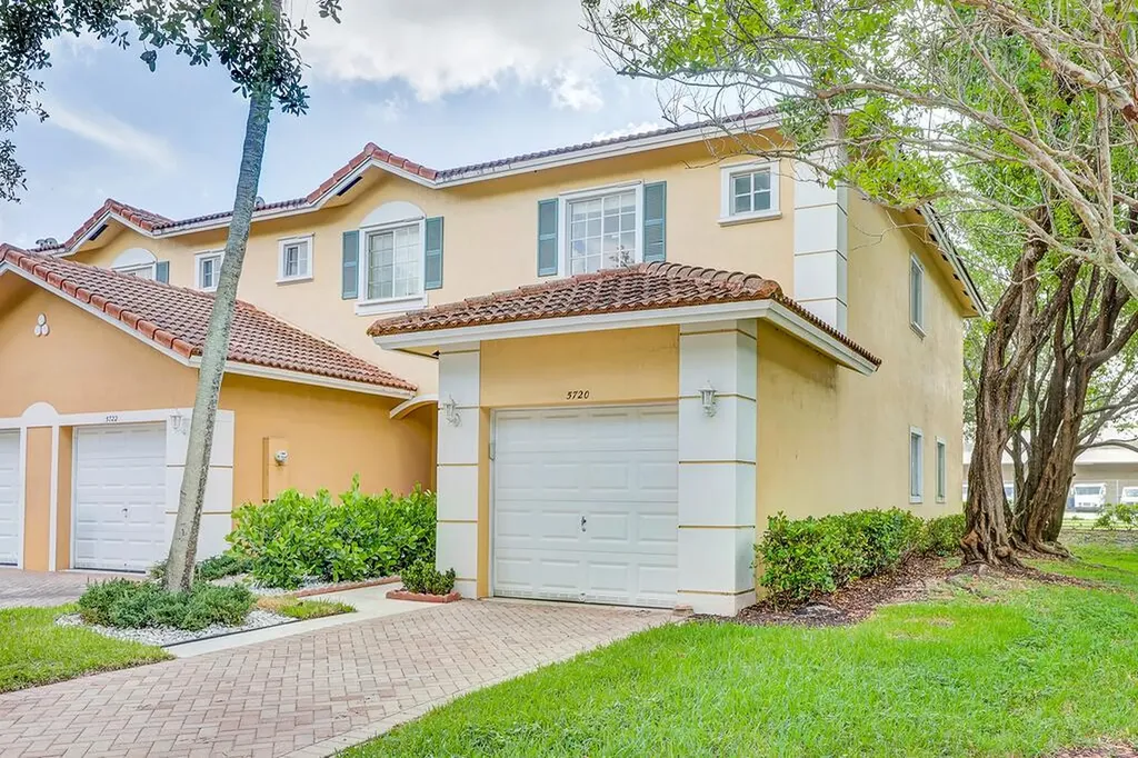 5720 Tuscany Way Tamarac FL 33321