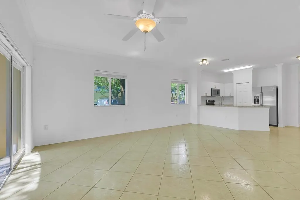 5720 Tuscany Way Tamarac FL 33321