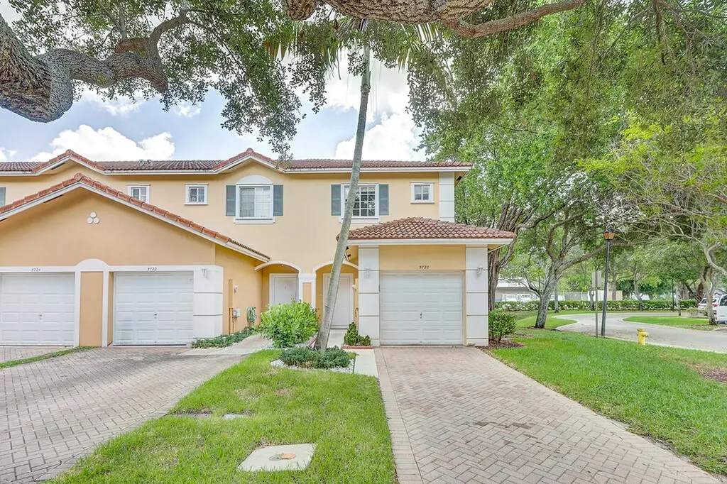 5720 Tuscany Way Tamarac FL 33321