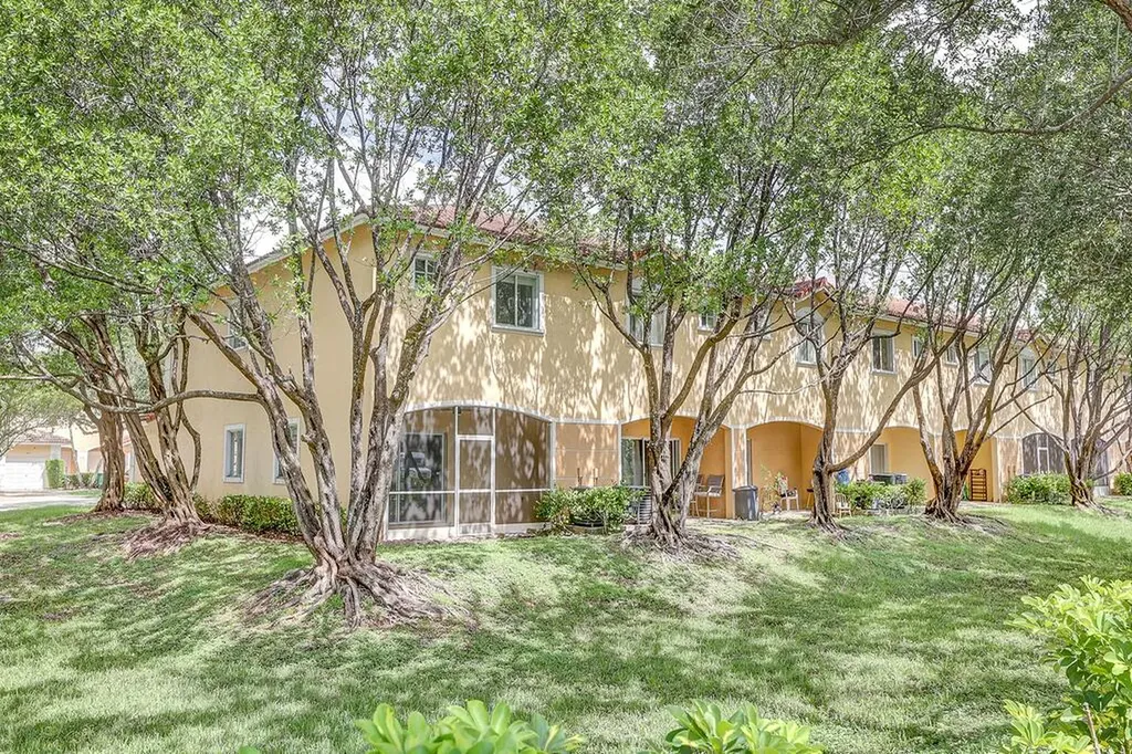 5720 Tuscany Way Tamarac FL 33321