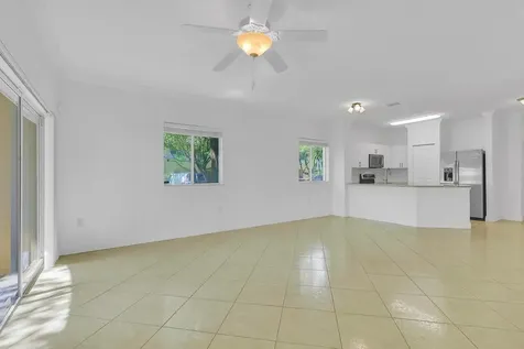 5720 Tuscany Way Tamarac FL 33321