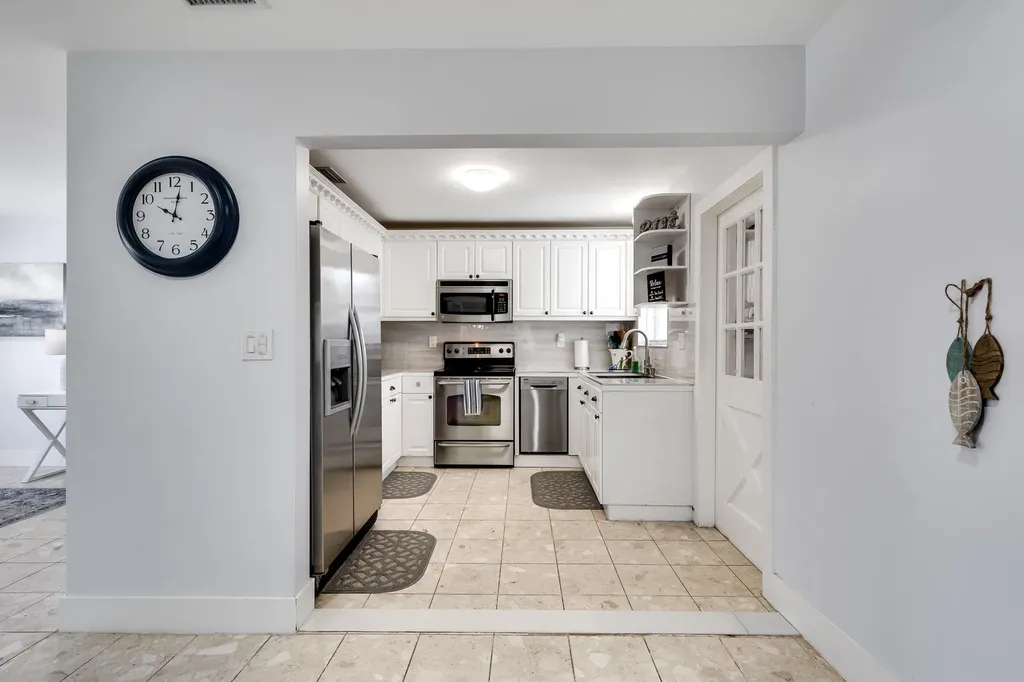 242 SW 9th Street Pompano Beach FL 33060
