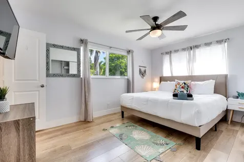 242 SW 9th Street Pompano Beach FL 33060