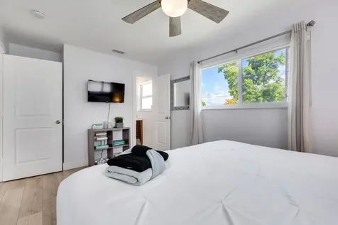 242 SW 9th Street Pompano Beach FL 33060
