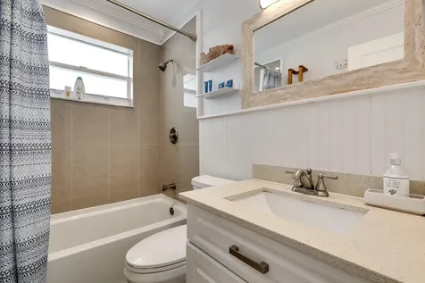 242 SW 9th Street Pompano Beach FL 33060