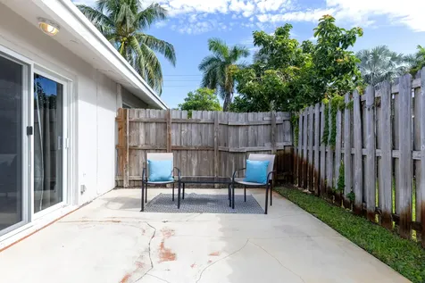 242 SW 9th Street Pompano Beach FL 33060