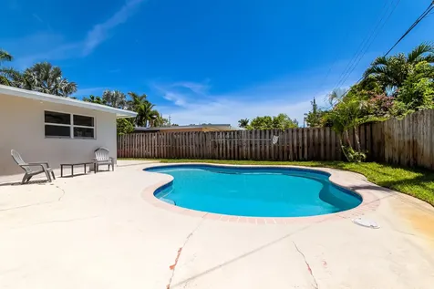 242 SW 9th Street Pompano Beach FL 33060