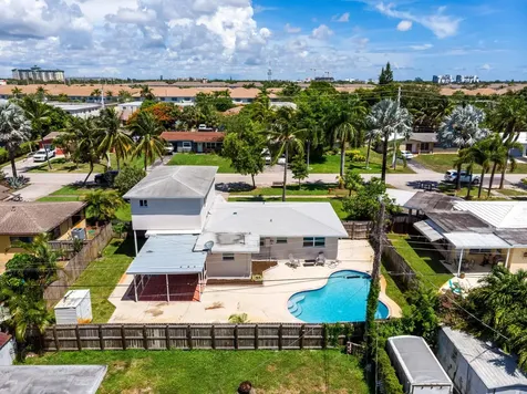 242 SW 9th Street Pompano Beach FL 33060