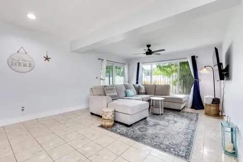 242 SW 9th Street Pompano Beach FL 33060