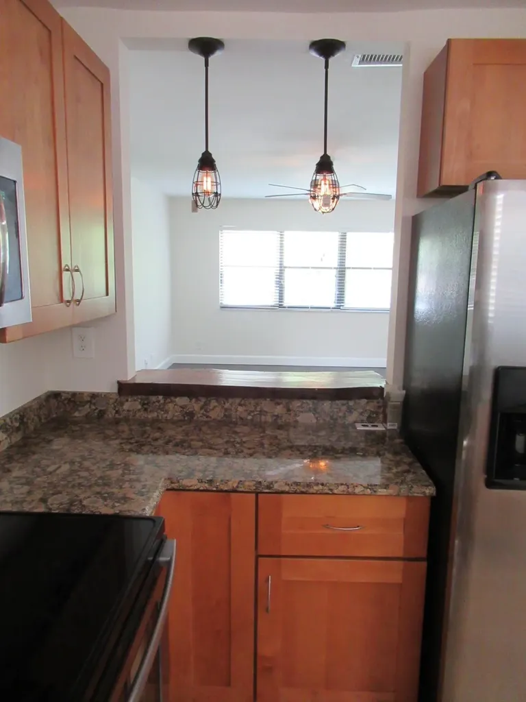 810 Park Place West Palm Beach FL 33401