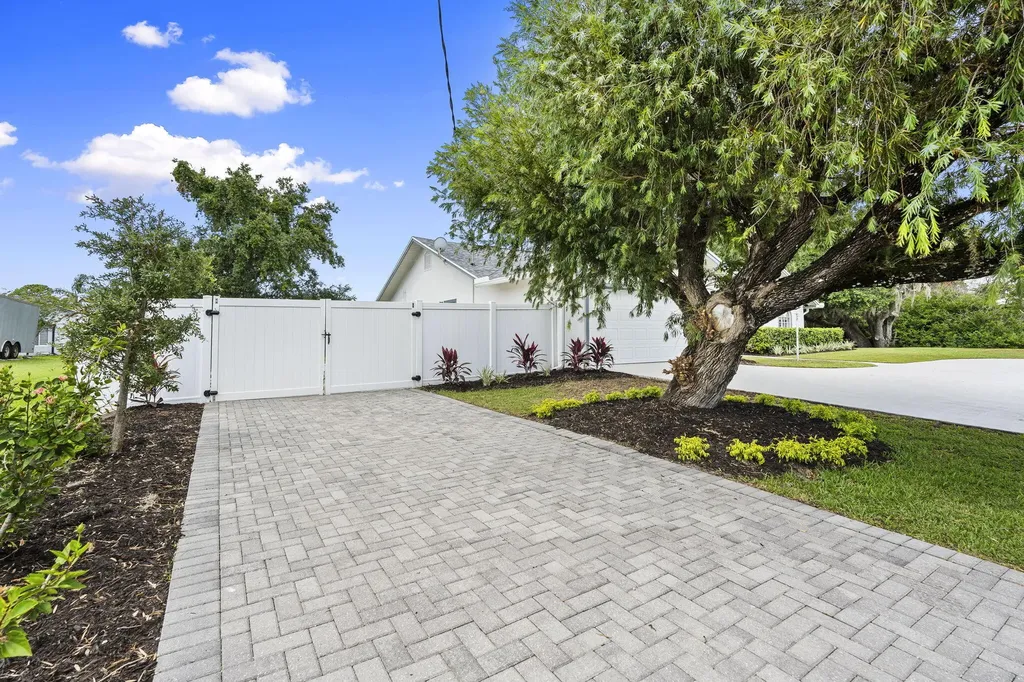1952 SW Import Drive Port St Lucie FL 34953