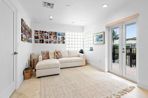 1332 SW Tamarind Way Boca Raton FL 33486