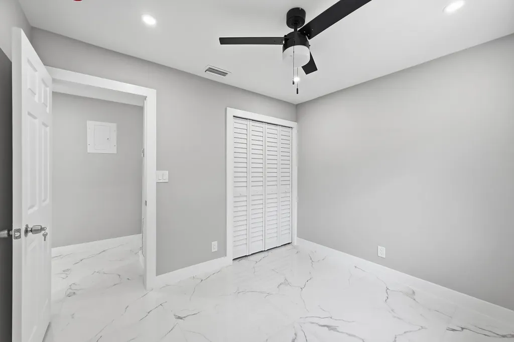 4380 NW 59th Court North Lauderdale FL 33319