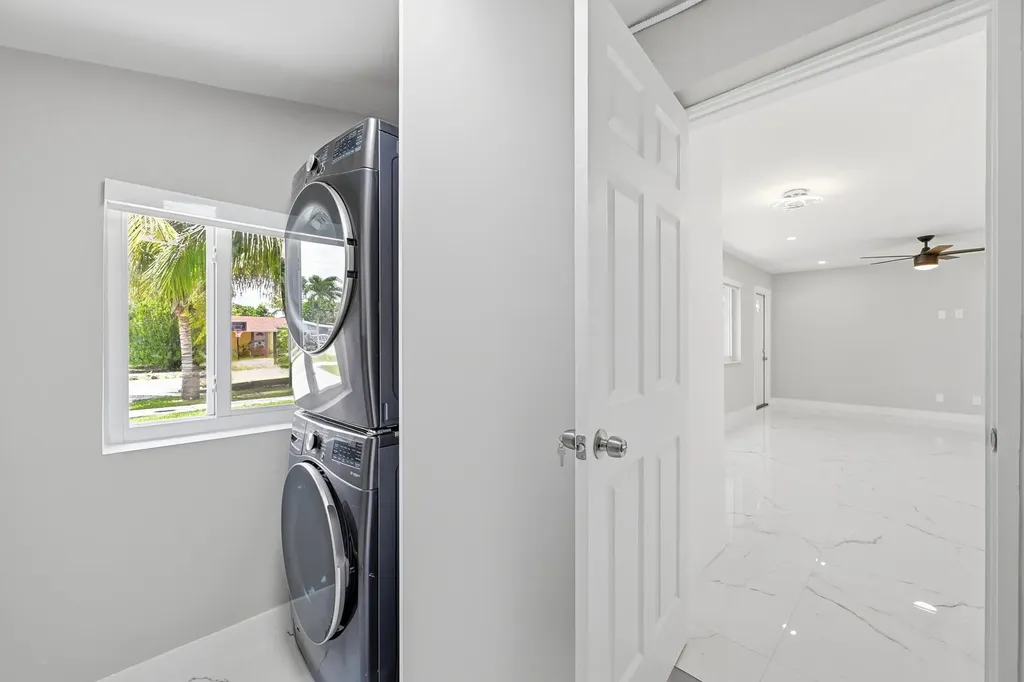 4380 NW 59th Court North Lauderdale FL 33319