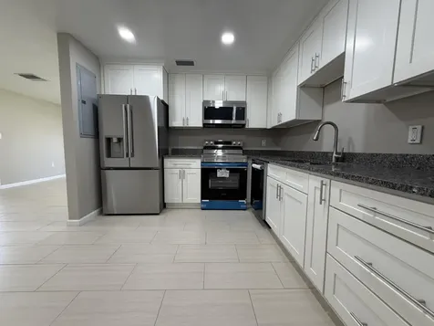 148 SE 6th Street N Belle Glade FL 33430