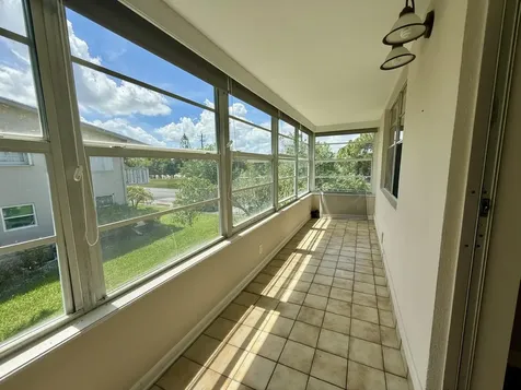 73 Hastings E West Palm Beach FL 33417
