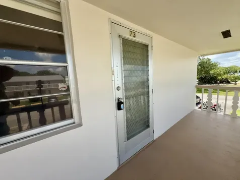 73 Hastings E West Palm Beach FL 33417