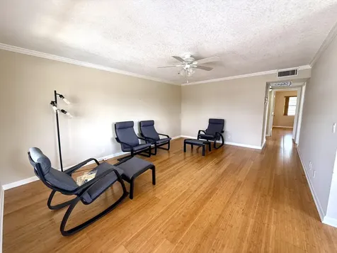 73 Hastings E West Palm Beach FL 33417