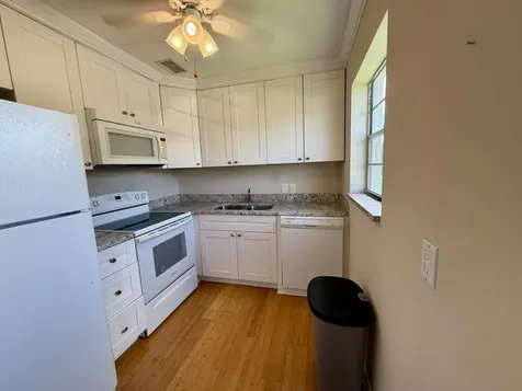 73 Hastings E West Palm Beach FL 33417