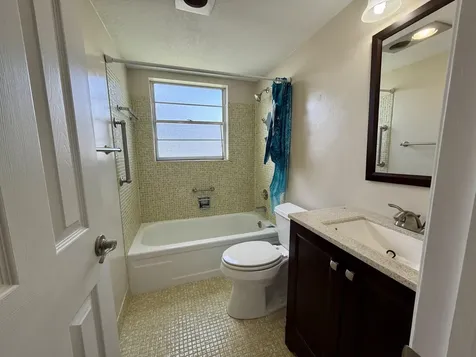 73 Hastings E West Palm Beach FL 33417