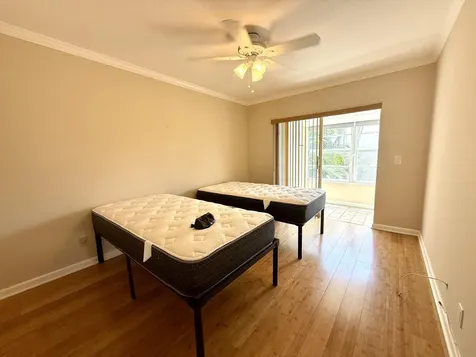 73 Hastings E West Palm Beach FL 33417