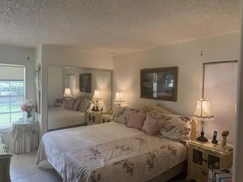 542 Franconia Circle Lake Worth FL 33467