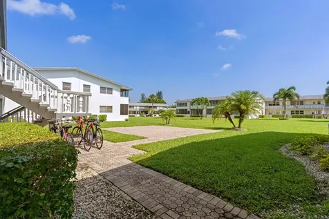 228 Camden J West Palm Beach FL 33417