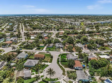 2743 NW 2nd Street Boynton Beach FL 33435