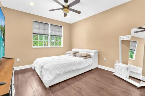 516 SW 147th Terrace Pembroke Pines FL 33027