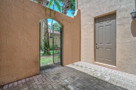 516 SW 147th Terrace Pembroke Pines FL 33027