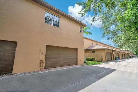 516 SW 147th Terrace Pembroke Pines FL 33027