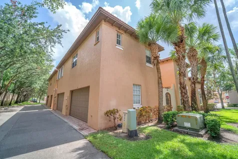 516 SW 147th Terrace Pembroke Pines FL 33027
