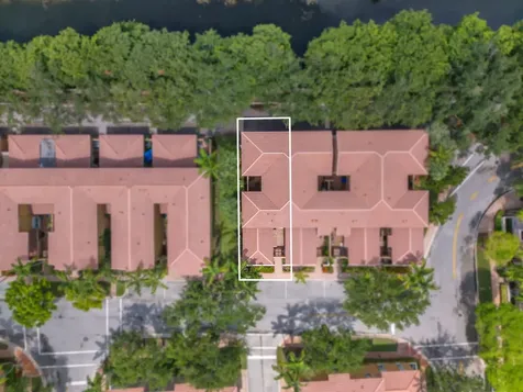 516 SW 147th Terrace Pembroke Pines FL 33027