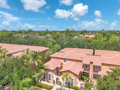 516 SW 147th Terrace Pembroke Pines FL 33027